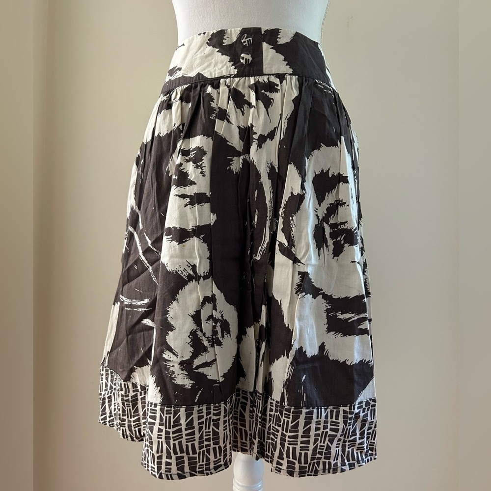 CUTE Brown/Cream Skirt - Picture 1 of 3